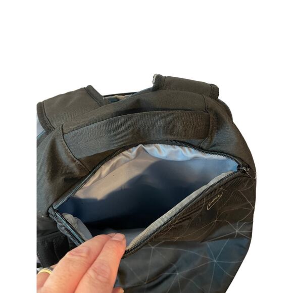 Dell Black Padded Computer Backpack - Picture 2 of 4